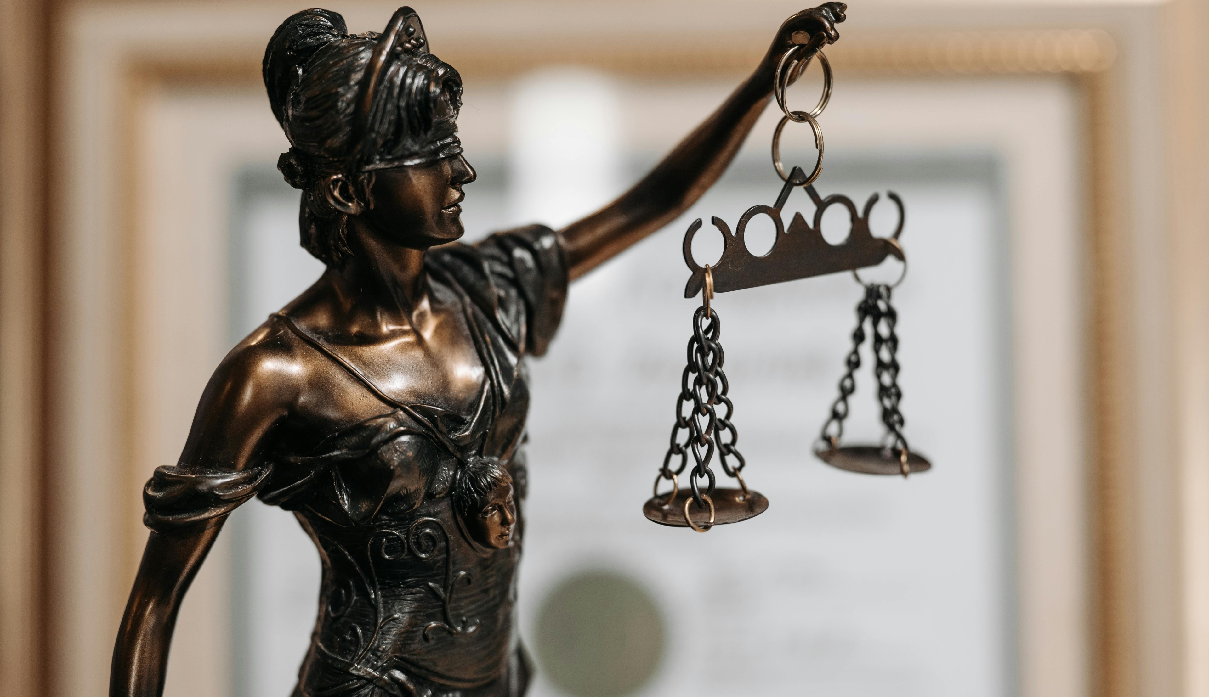 Tuân thủ Pháp lý